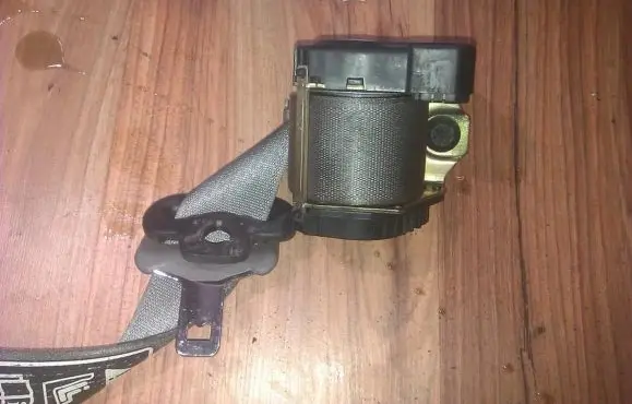 Jaguar S-Type Front seatbelt 02222hpg2