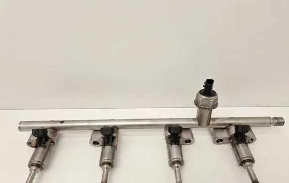 Renault Espace V (RFC) Fuel injector 0261500210 15278564171