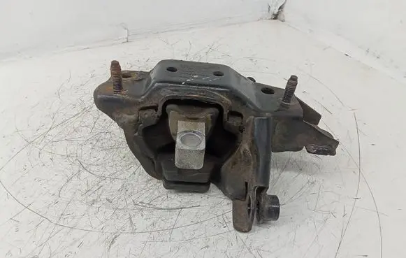 Skoda Fabia Mk1 (6Y) Engine mount bracket 6Q0199555