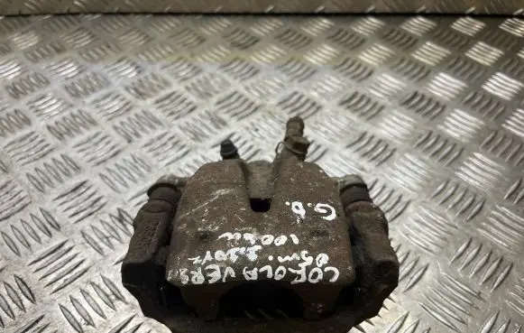 Toyota Corolla Verso E121 Rear brake caliper