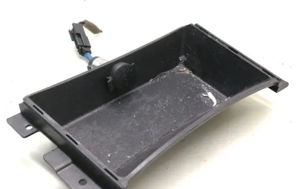 KIA Sorento Dashboard storage box/compartment 846843E510