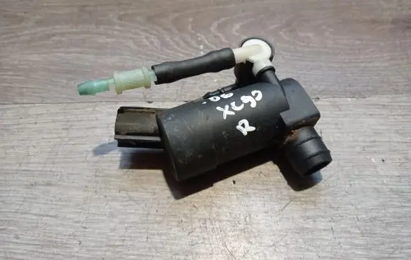 Volvo XC90 Windscreen/windshield washer pump
