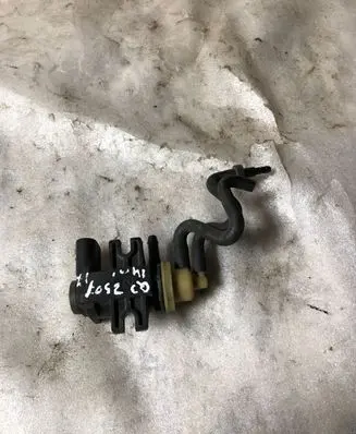 Audi Q3 8U Turbo solenoid valve Cg34011464a