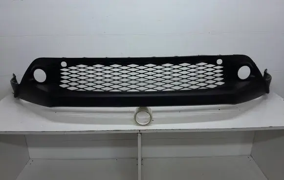 Front bumper lip