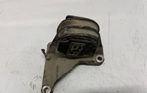 Volvo S80 Engine mount bracket 326c82 26044