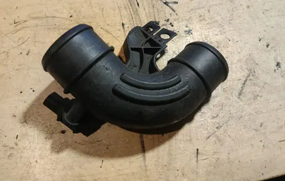Mercedes-Benz ML W163 Intercooler hose/pipe A1635011124 A0041533128