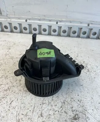 Mercedes-Benz Sprinter W901 W902 W903 W904 Heater fan/blower 663329W