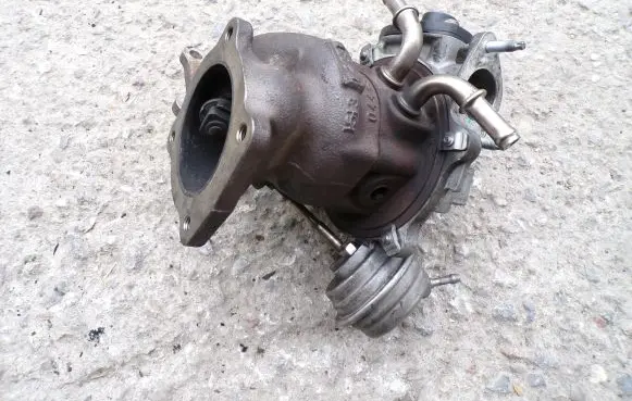 Ford Focus Turbo CM5G-6K682-GD