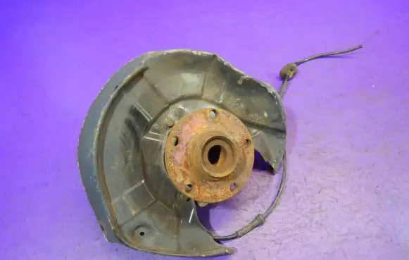 Rear wheel hub spindle/knuckle