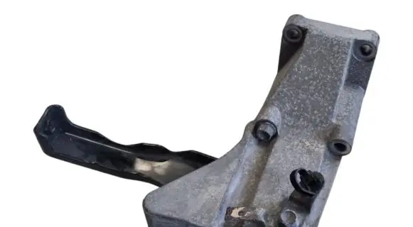 Mitsubishi Outlander Engine mounting bracket