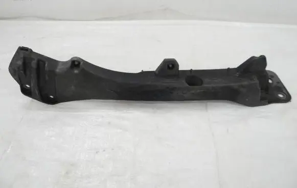 Renault Clio III Fender mounting bracket 8200314931