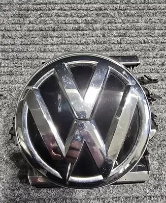 Volkswagen Touareg II Front tow hook cap/cover 