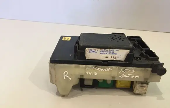 Ford Mondeo MK I Fuse module 93BG14K150AD