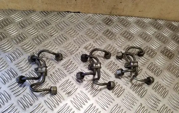 BMW X5 E53 Fuel injector supply line/pipe 