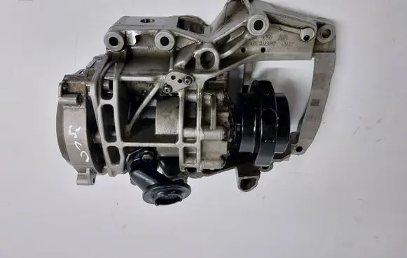 Volkswagen Polo V 6R Oil pump 04B145208G