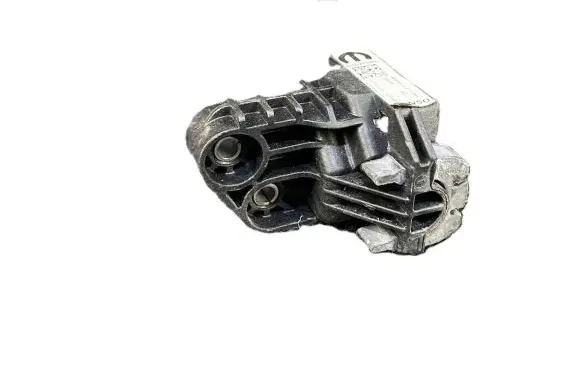 Alfa Romeo Stelvio Radiator mount bracket 00505426850