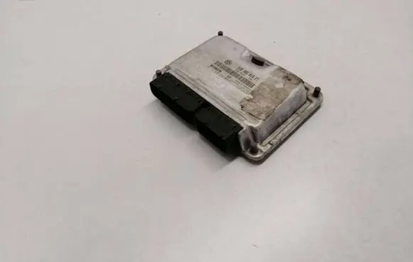 Volkswagen Sharan Engine control unit/module 038906019ET 28SA4848 0281010630