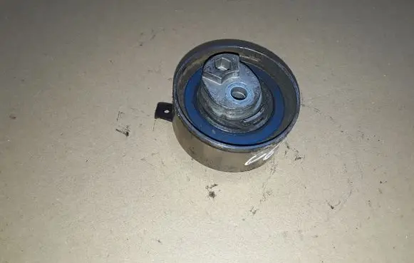 Volkswagen Touareg I Belt tensioner pulley 059109243P