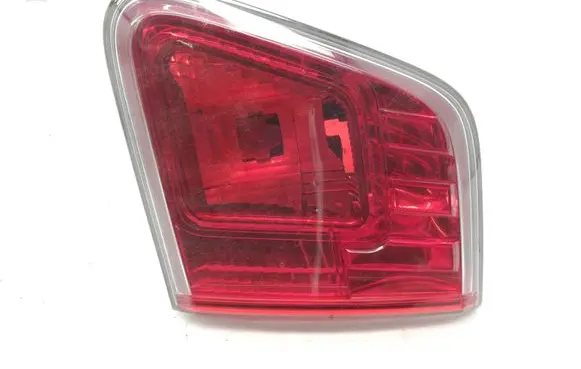Toyota Avensis T270 Tailgate rear/tail lights E208049