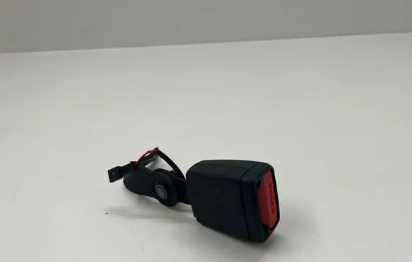 BMW 2 G42 Rear seatbelt buckle 9496743