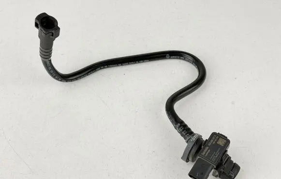 Audi A1 Vacuum line/pipe/hose 5Q0906207 254965309