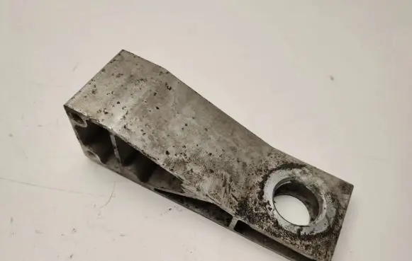 Mercedes-Benz S W222 Radiator mount bracket A2226261331