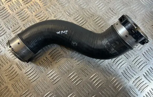 Mercedes-Benz E W212 Intercooler hose/pipe A2045286682