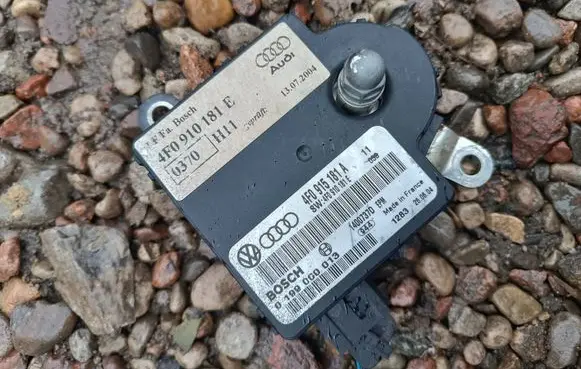 Audi A6 S6 C6 4F Power management control unit 4F0915181A 0199000013