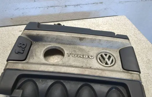 Volkswagen Touran II Engine cover (trim) 1TD103925 Wjd81445