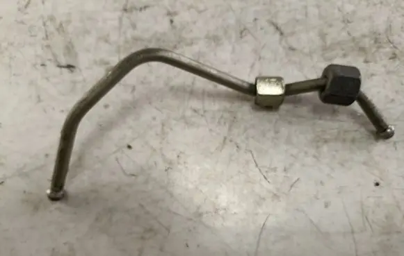 Fuel injector supply line/pipe