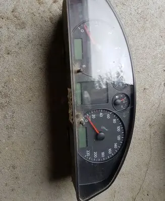 Volkswagen Transporter - Caravelle T5 Speedometer (instrument cluster) 7H0920850S