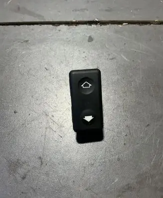 BMW 5 E34 Electric window control switch 1379076