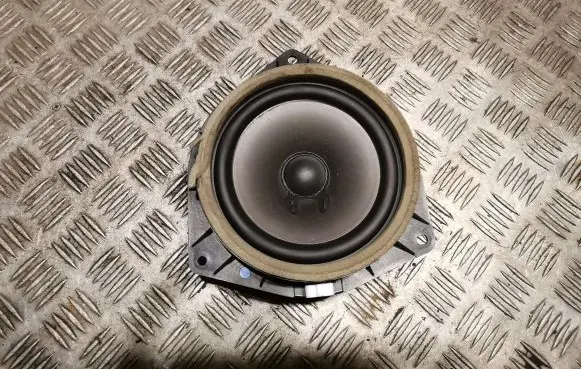Lexus IS 220D-250-350 Front door speaker