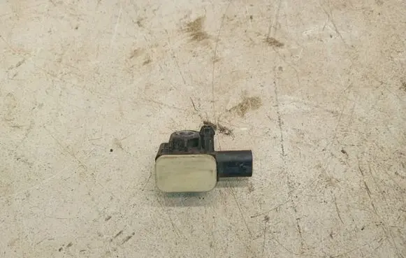 Mercedes-Benz GL X166 Airbag deployment crash/impact sensor A1668210151