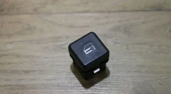 BMW 5 E39 Central locking switch button 8360828