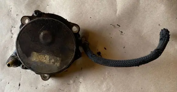 Opel Zafira B Vacuum pump