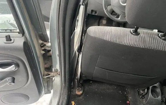 Dacia Logan I Set of seat belts 934797