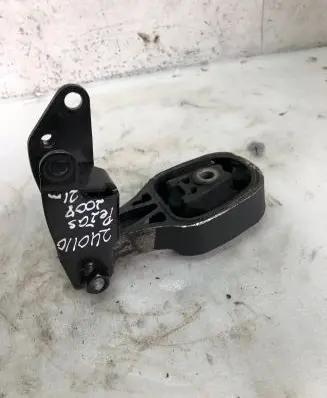 Peugeot 2008 II Gearbox mount 9824116780