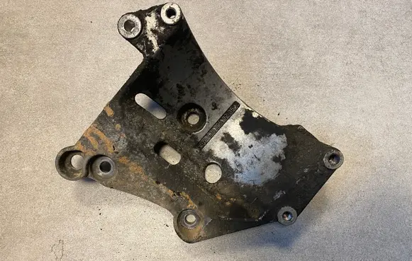 Mercedes-Benz G W461 W463 1st Gen Generator/alternator bracket A6281550235