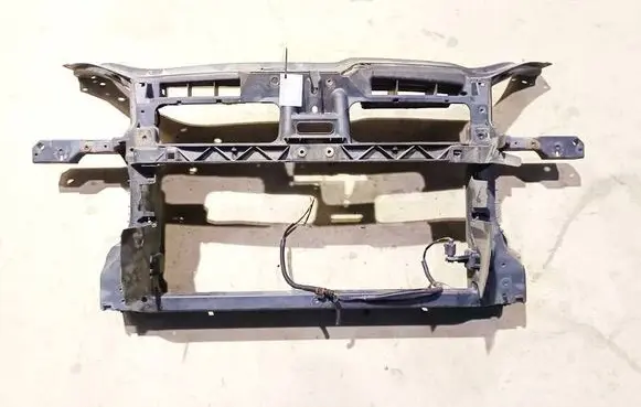 Volkswagen Jetta V Radiator support slam panel
