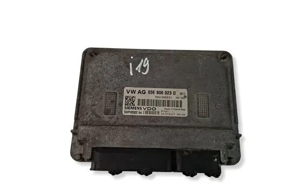 Volkswagen Polo IV 9N3 Engine control unit/module 03E906023D 5WP4050204