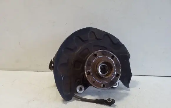 Volkswagen PASSAT B8 Front wheel hub 5Q0407257C