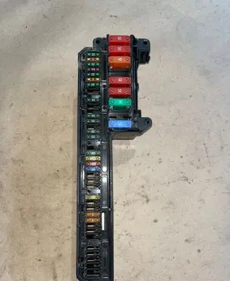 BMW 5 E60 E61 Fuse module 6957330