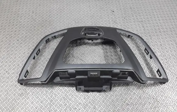 Radio/GPS head unit trim