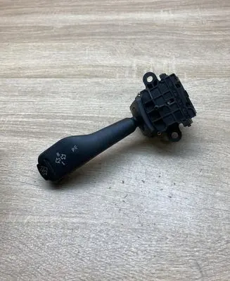 BMW 5 E39 Indicator stalk 8363668