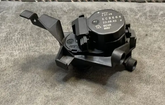 BMW X5 E53 Intake manifold valve actuator/motor 6911918