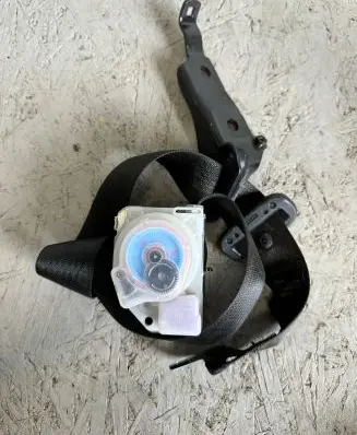 Tesla Model S Rear seatbelt 101878900B 6166010571