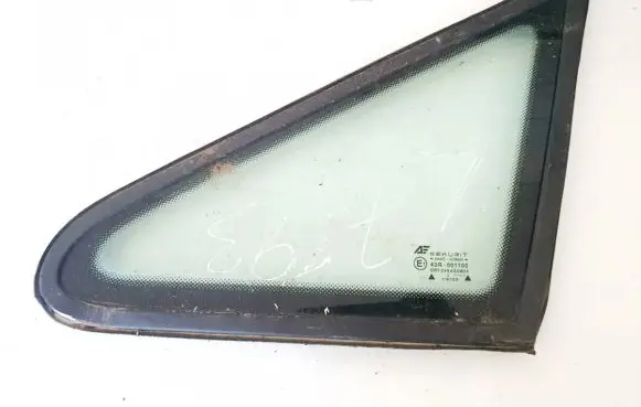 Seat Alhambra (Mk1) Front triangle window/glass 