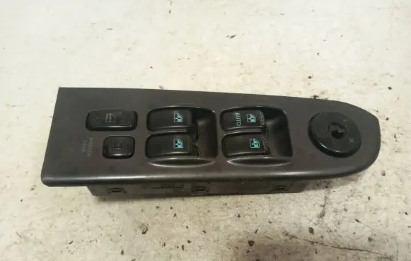 Hyundai Trajet Electric window control switch 621W02250