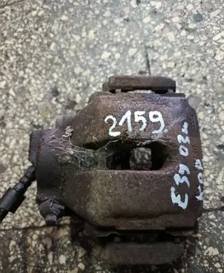 Front brake caliper